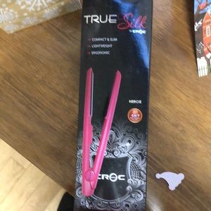 Croc pink flat iron